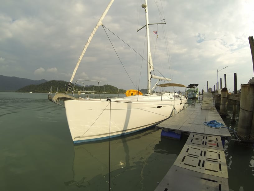 Koh Chang Zeilboot Cabine 4  7  slaapplaatsen 7  gasten 16.7 m Lijstnummer: #18742 5