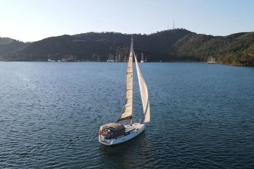 Fethiye Sailboat 2 cabin 4 berths 4 guests 11.34 m Listing Number: #18767 2