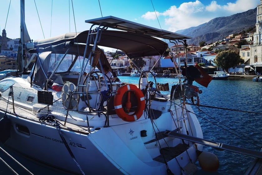 Bodrum Yelkenli 2 kabin Konaklama 4 kişi Seyir 4 kişi 12.59 m İlan No: #18778 4