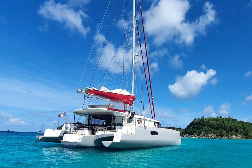 Ajaccio Catamarán Cabina 3  8  literas 10  invitados 16 m Número de anuncio: #18788 5