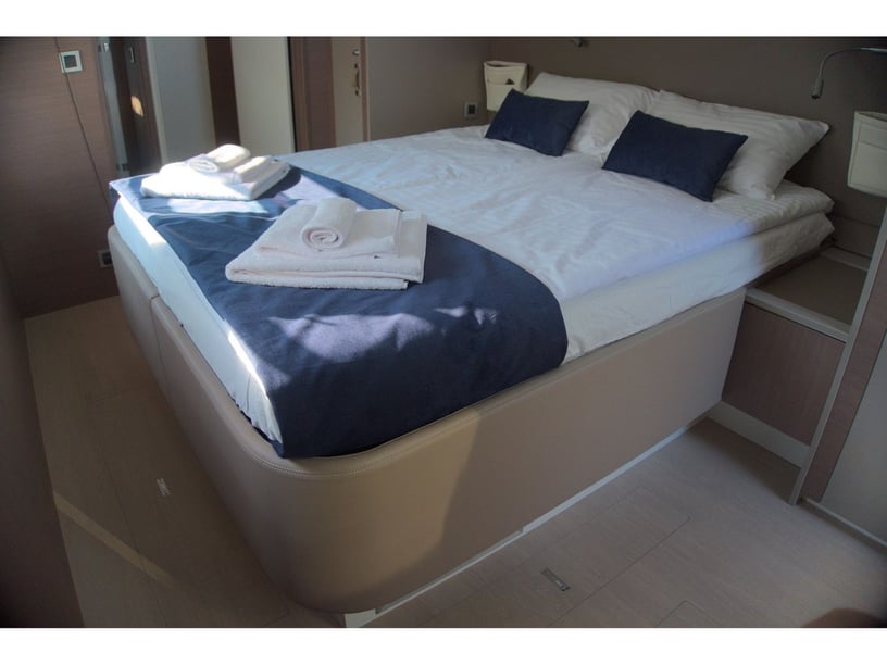 Dubrovnik Catamaran 7 cabin 10 berths 12 guests 16.93 m Listing Number: #18792 2