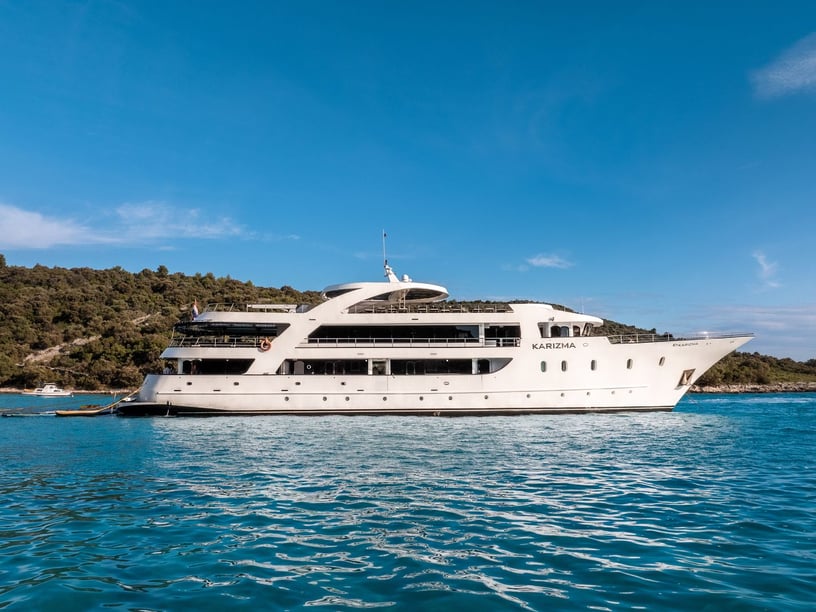 Split Motoryacht 18 Kabine 36 Liegeplätze 36 Gäste 48 m Nummer des Inserats: #18891