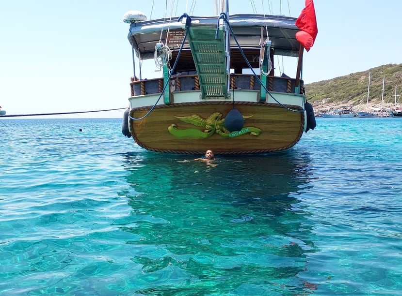 Bodrum Gulet 2 cabin 4 berths 4 guests 15 m Listing Number: #18946 2