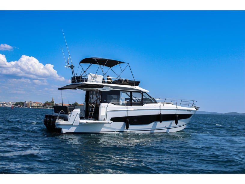 Zadar Motorboat 3 cabin 6 berths 6 guests 13 m Listing Number: #18951