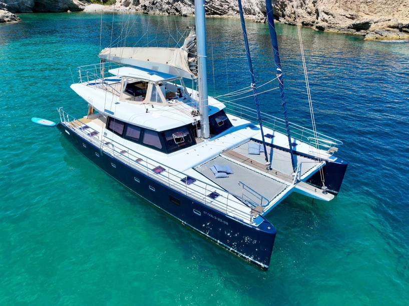 Ibiza Catamaran Cabine 4  8  slaapplaatsen 8  gasten 18.9 m Lijstnummer: #18965