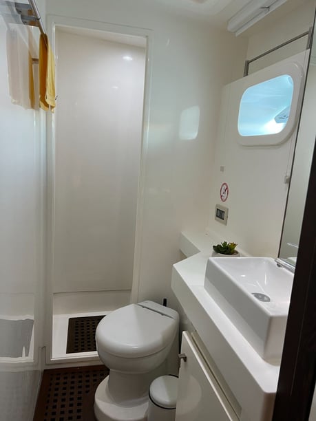 Ibiza Catamaran Cabine 4  8  slaapplaatsen 8  gasten 18.9 m Lijstnummer: #18965 5