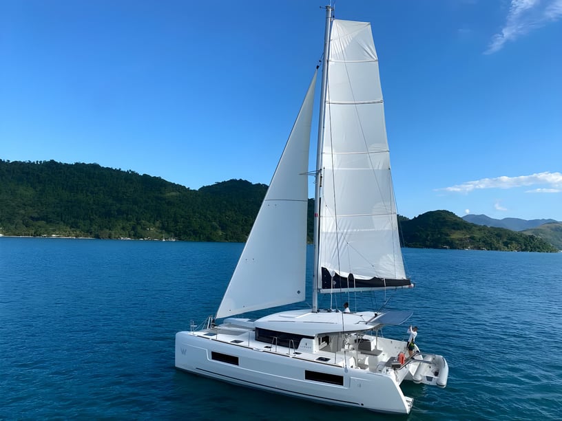 Paraty Catamaran Cabine 4  Couchettes 8  Invités 8  11.73 m Numéro de l'annonce: #18966