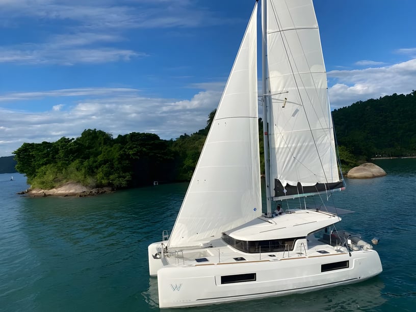 Paraty Catamaran Cabine 4  Couchettes 8  Invités 8  11.73 m Numéro de l'annonce: #18966 3