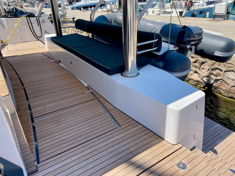 Athene Catamaran Cabine 8  12  slaapplaatsen 12  gasten 14.82 m Lijstnummer: #18999 5