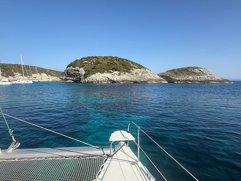 Porto Vecchio Catamaran 6 cabin 10 berths 8 guests 14.3 m Listing Number: #19011 5