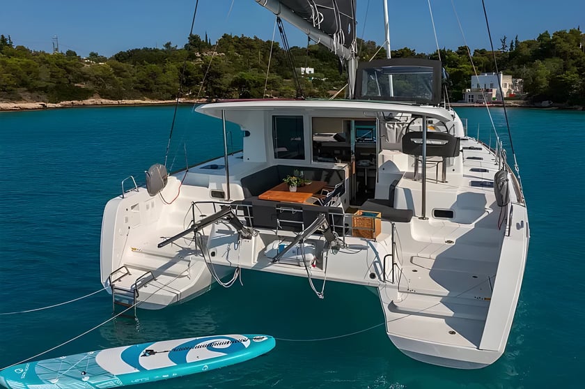 Porto Cheli Catamarán Cabina 4  10  literas 10  invitados 12.1 m Número de anuncio: #19042 5