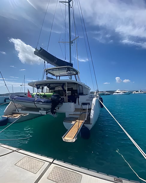 Porto Cheli Catamarán Cabina 6  10  literas 8  invitados 13.99 m Número de anuncio: #19043 5