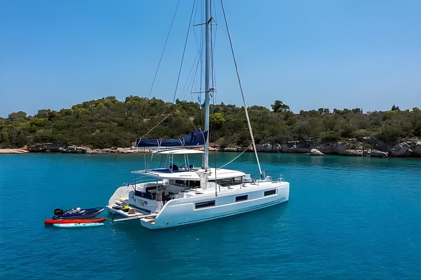 Porto Cheli Catamarán Cabina 6  10  literas 8  invitados 13.99 m Número de anuncio: #19043