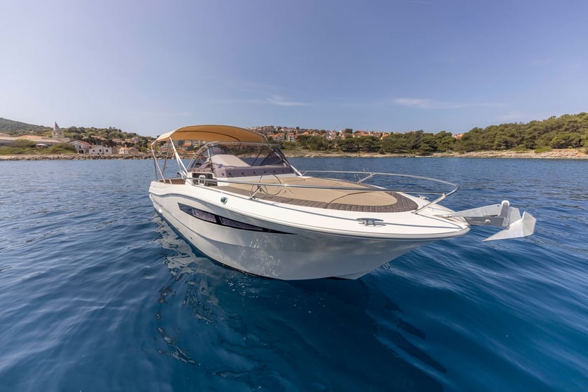 Mali Lošinj Motorboat   9 guests 7.7 m Listing Number: #19125 3