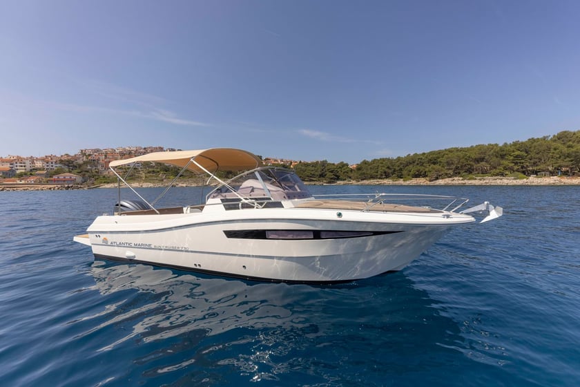 Mali Lošinj Motorboat   9 guests 7.7 m Listing Number: #19125 4