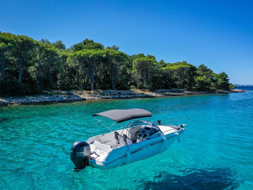 Mali Losinj Motorboot  2 Liegeplätze 7 Gäste 6.3 m Nummer des Inserats: #19129