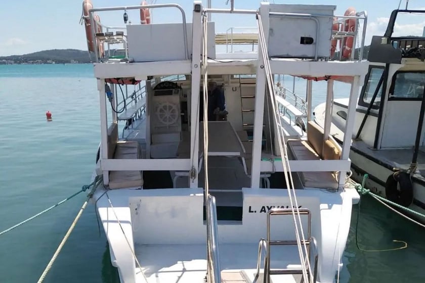 Ayvalik Yate a motor Cabina 1   20  invitados 12 m Número de anuncio: #19150 4