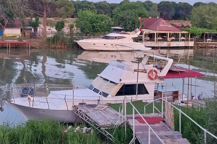 Antalya Motorjacht  3  slaapplaatsen 12  gasten 13 m Lijstnummer: #19151 2