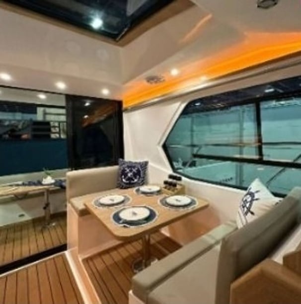 Kusadasi Yacht à moteur  Couchettes 1  Invités 6  9 m Numéro de l'annonce: #19204 5