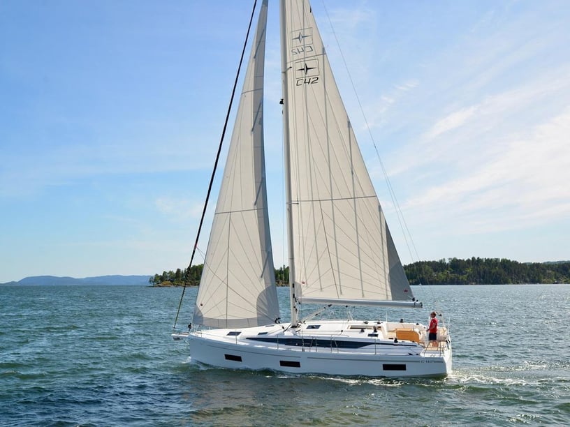 Pirovac Segelboot 3 Kabine 8 Liegeplätze 8 Gäste 12.38 m Nummer des Inserats: #19254