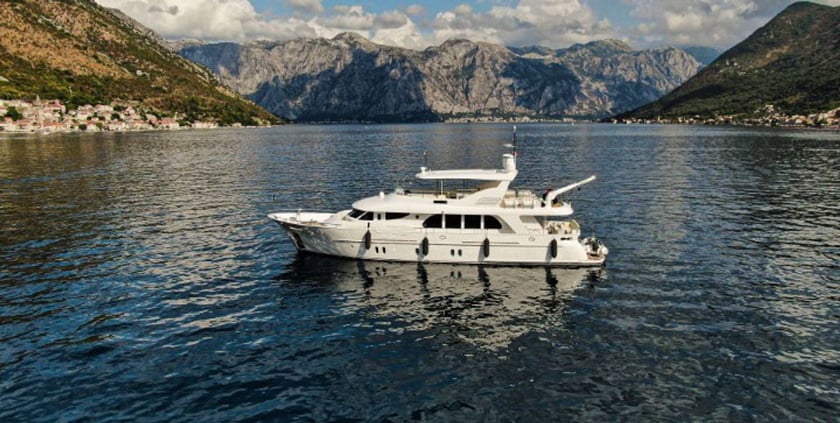 Arnavutkoy Motor Yacht 4 cabin 8 berths 8 guests 27 m Listing Number: #19297 3