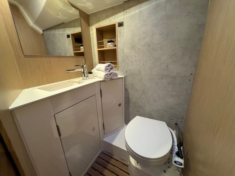 Pula Sailboat 3 cabin 8 berths 8 guests 12.4 m Listing Number: #19337 5