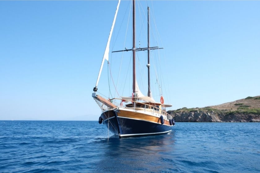 Bodrum Gulet 3 cabin 5 berths 5 guests 18 m Listing Number: #19346 2