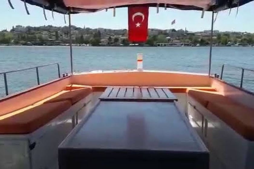 Halic Motor Yacht   10 guests 9 m Listing Number: #19354 4