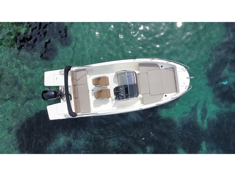 Roses Motorboat 1 cabin  8 guests 7.16 m Listing Number: #19376 3