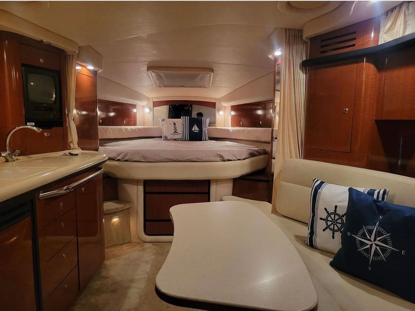 Miami Beach Motor Yacht 2 cabin 4 berths 11 guests 38 ft Listing Number: #19381 2