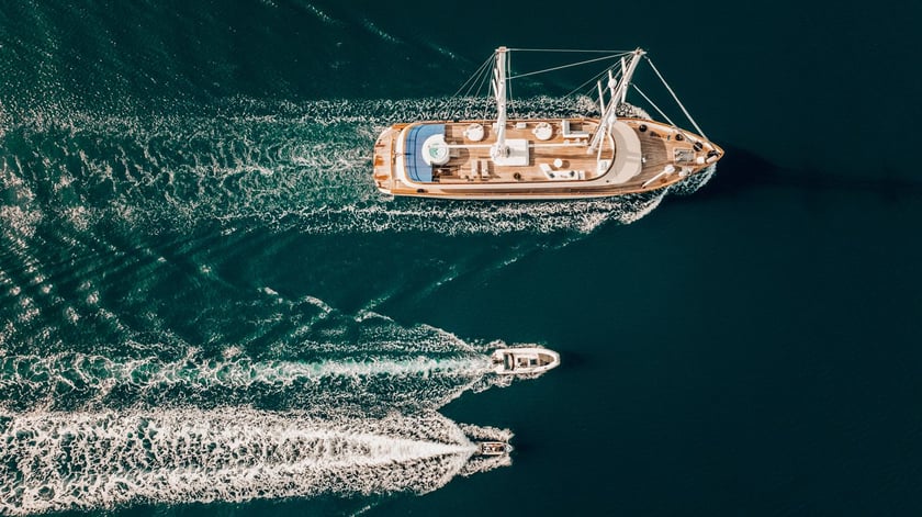 Split Motoryat 6 kabin Konaklama 12 kişi Seyir 12 kişi 37.15 m İlan No: #19399 4