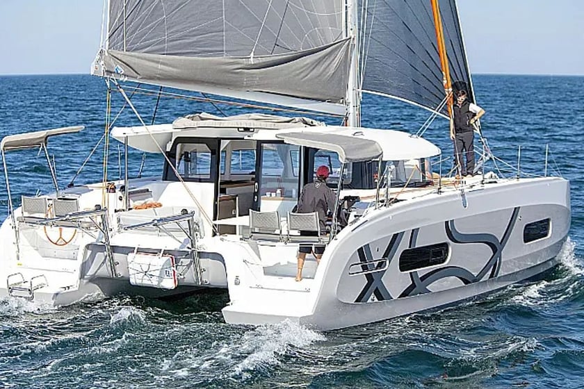 Palma de Mallorca Catamaran 4 cabin 8 berths 8 guests 11.33 m Listing Number: #19417