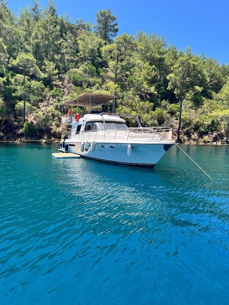Gocek Yate a motor Cabina 3  5  literas 6  invitados 15 m Número de anuncio: #19472 2