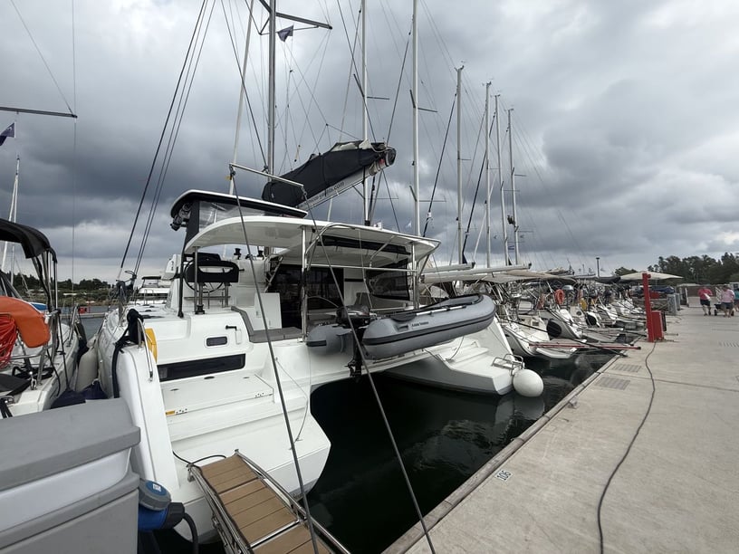 Gouvia Catamarán Cabina 4  10  literas 10  invitados 12.79 m Número de anuncio: #19483 3