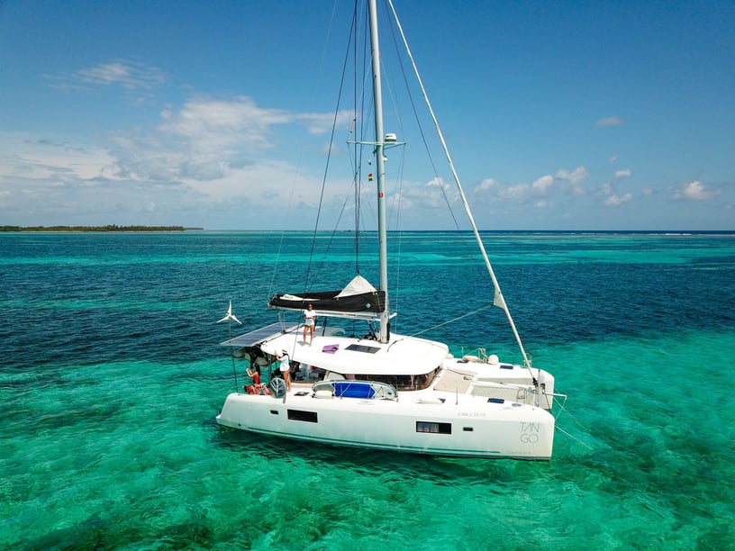 La Paz Catamaran 3 cabin 8 berths 8 guests 12.94 m Listing Number: #19497