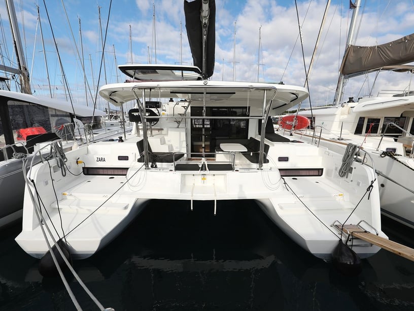 Sukošan Catamaran 6 cabin 12 berths 12 guests 12.94 m Listing Number: #19555