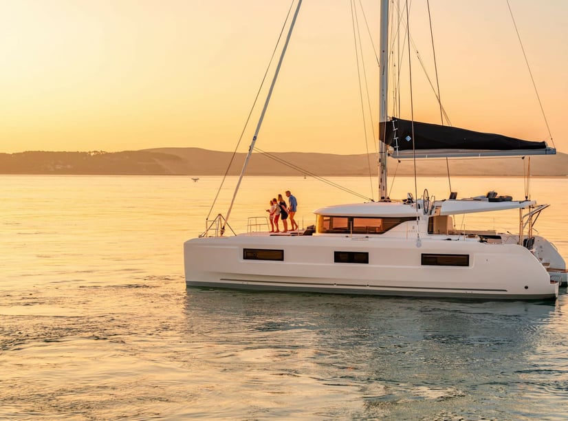 Jacuecanga, Angra dos Reis (RJ) Catamaran Cabine 4  Couchettes 8  Invités 8  13.99 m Numéro de l'annonce: #19567 3