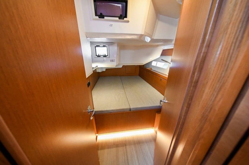 Zadar Yelkenli 4 kabin Konaklama 10 kişi Seyir 10 kişi 13.95 m İlan No: #19577 4