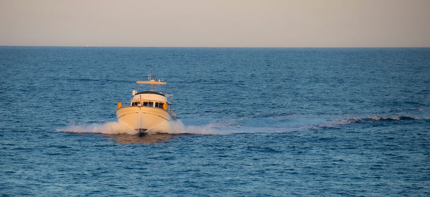 Palma de Mallorca Motoryacht 3 Kabine 6 Liegeplätze 6 Gäste 18 m Nummer des Inserats: #19588 3