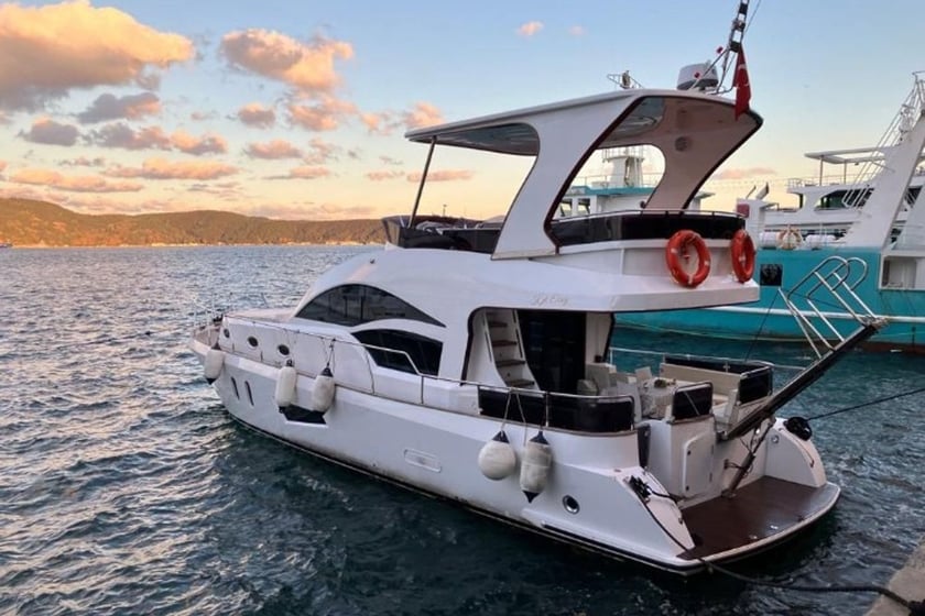 Bebek Yate a motor Cabina 3  6  literas 6  invitados 16 m Número de anuncio: #19592 5