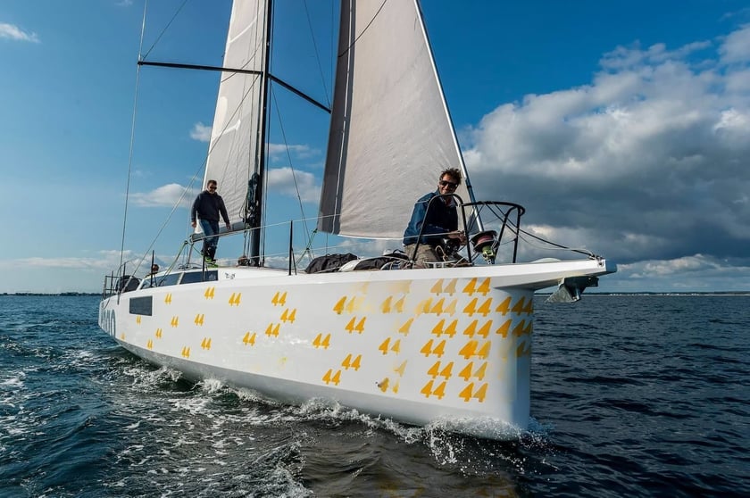 La Rochelle Zeilboot Cabine 4  8  slaapplaatsen 8  gasten 13.55 m Lijstnummer: #19630 5