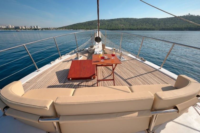 Kaštel Gomilica Gulet 6 kabin Konaklama 12 kişi Seyir 12 kişi 24 m İlan No: #19633 5