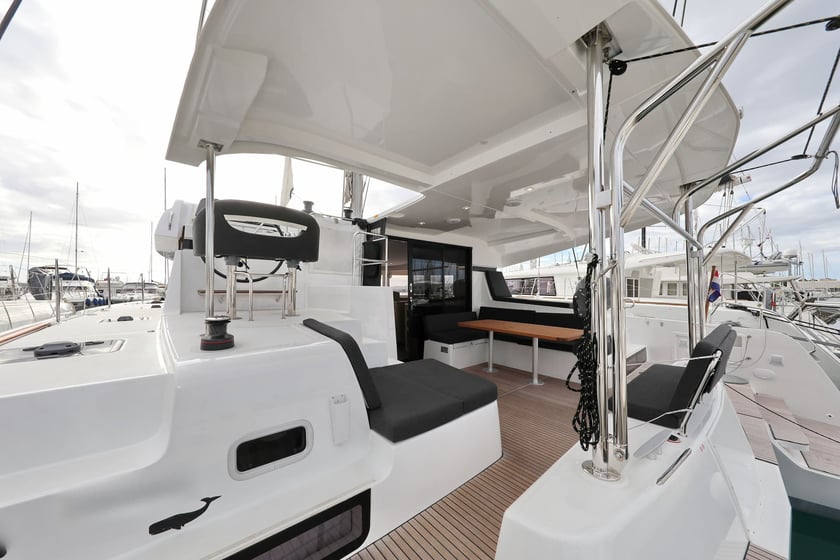 Sukošan Catamaran 6 cabin 12 berths 12 guests 12.94 m Listing Number: #19645 5