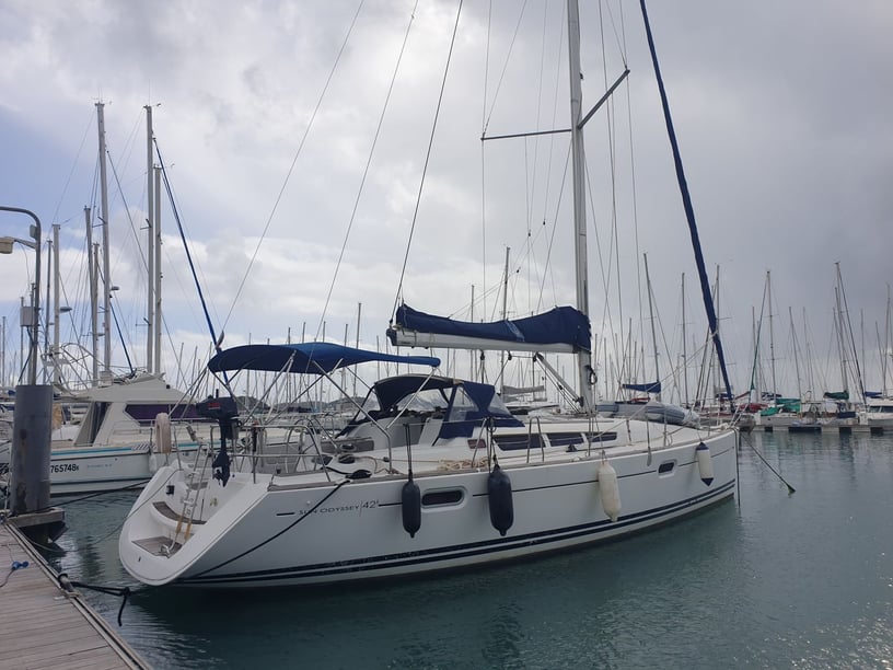 Martinique Segelboot 3 Kabine 8 Liegeplätze 8 Gäste 12.85 m Nummer des Inserats: #19683