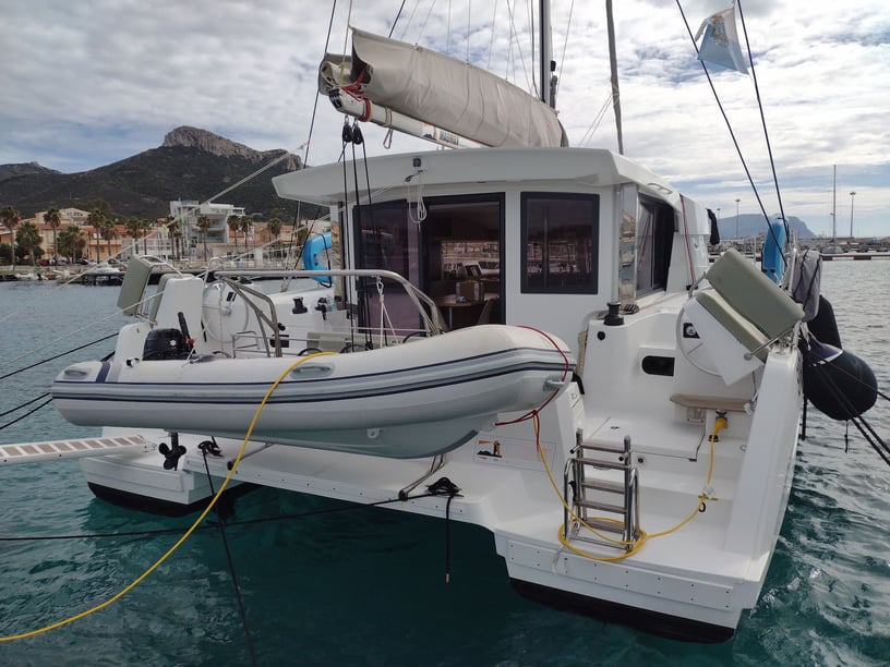 Golfo Aranci Catamarán Cabina 4  8  literas 8  invitados 11.78 m Número de anuncio: #19706