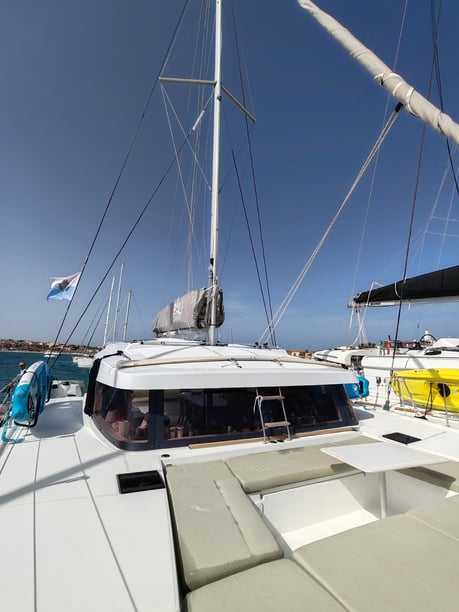 Golfo Aranci Catamarán Cabina 6  8  literas 8  invitados 11.78 m Número de anuncio: #19706 5