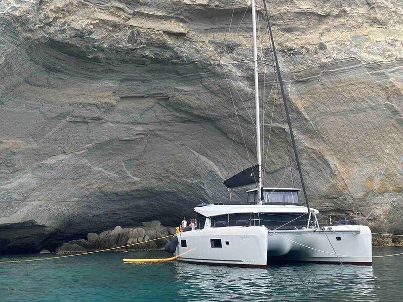 Paros Catamaran 4 cabin 8 berths 10 guests 12.8 m Listing Number: #19724 5