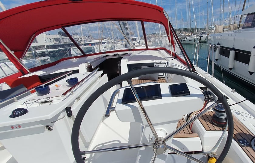 Split Sailboat 5 cabin 12 berths 12 guests 14.6 m Listing Number: #19752 5