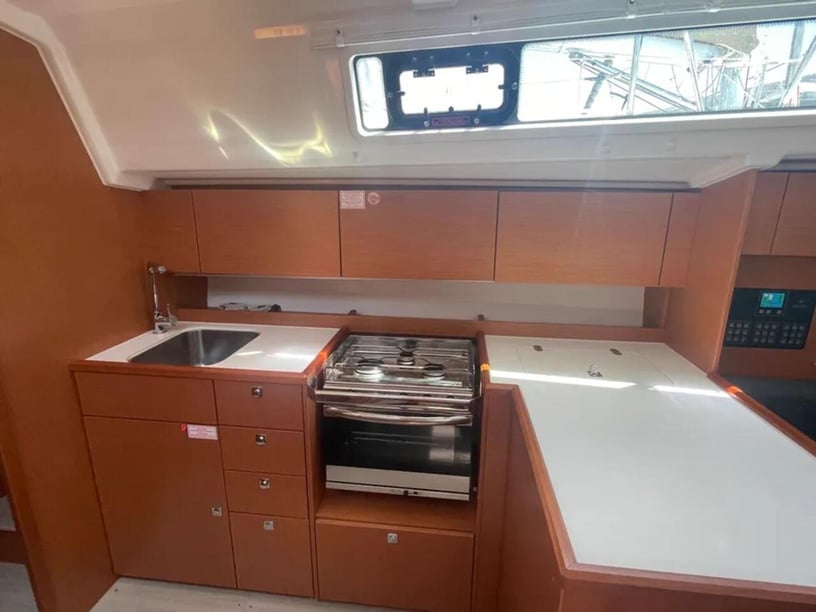 Paros Voilier Cabine 3  Couchettes 8  Invités 8  12.38 m Numéro de l'annonce: #19759 4