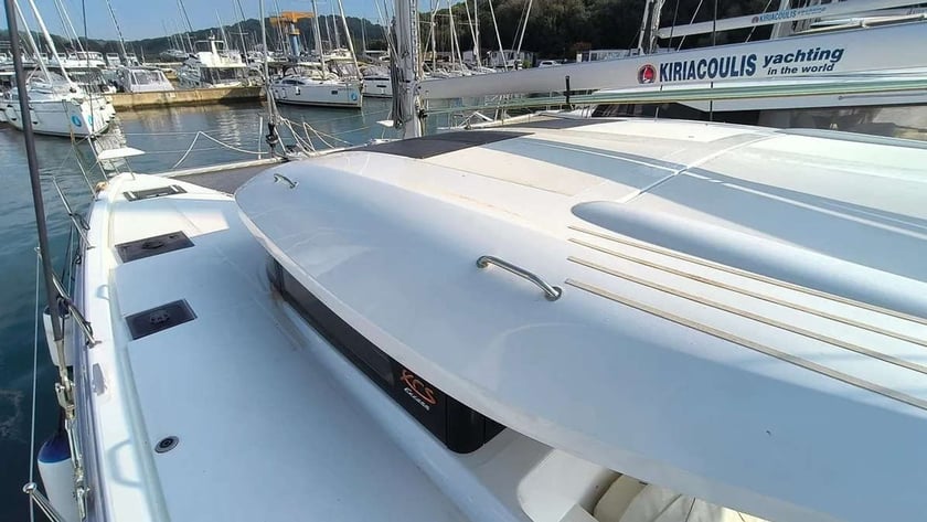 Pula Catamaran Cabine 6  Couchettes 10  Invités 10  11.33 m Numéro de l'annonce: #19781 4